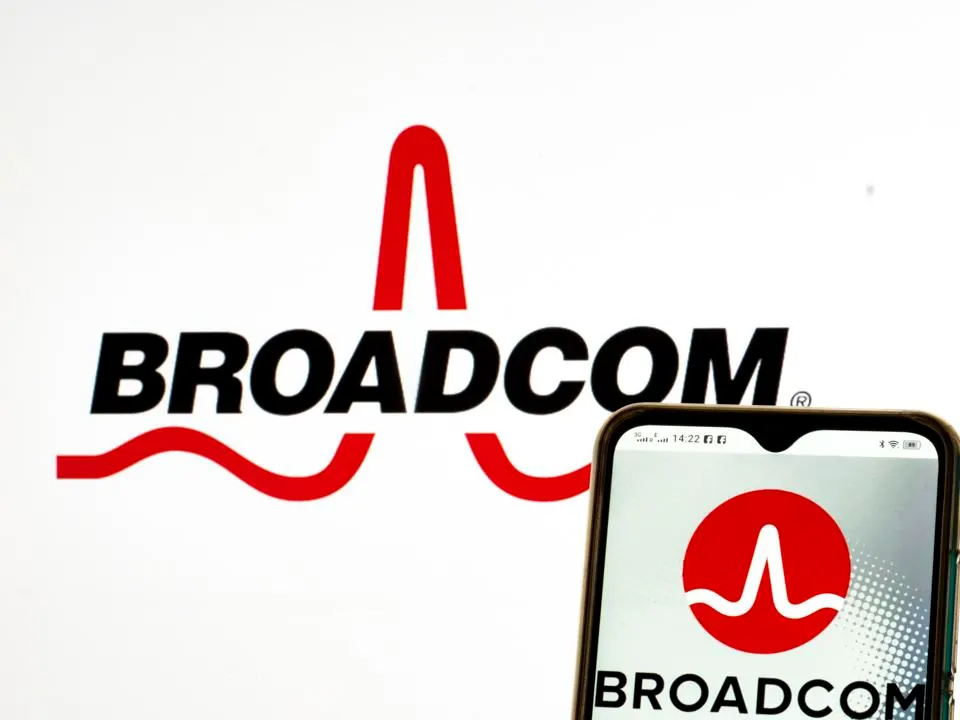 Broadcom (NASDAQ: AVGO) Positioned for Significant Gains Amid AI-Driven Growth