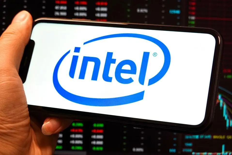 Intel’s Comeback Story: Why NASDAQ:INTC Is a Buy