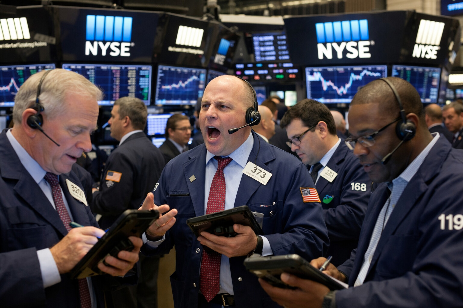 Stock Market Today: S&P 500 Holds 6,939 as Nasdaq and Dow Jones Fade