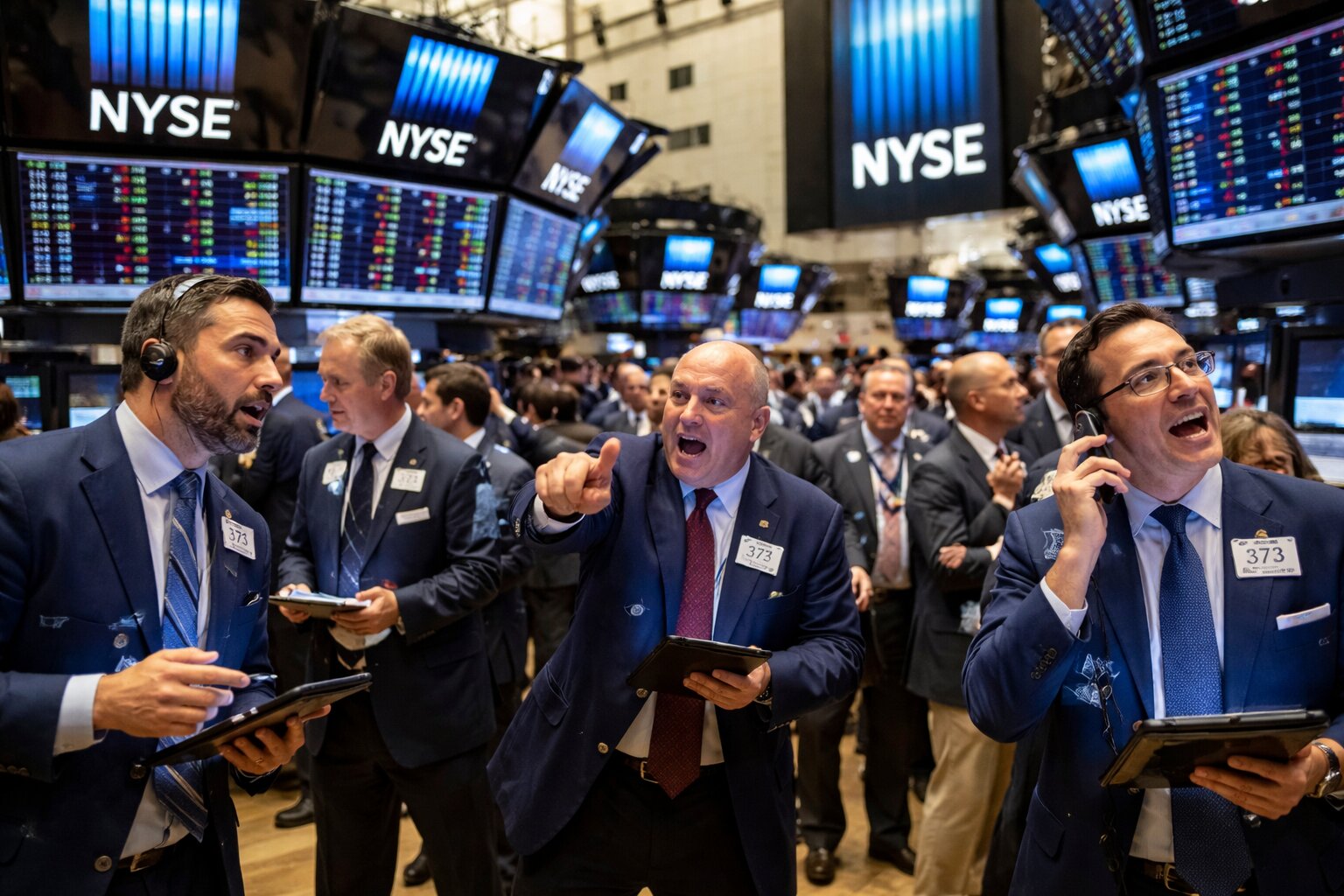 Stock Market Today: Dow 50,000 and the Tech Shakeout as S&P 500 Rebounds While Nasdaq Lags