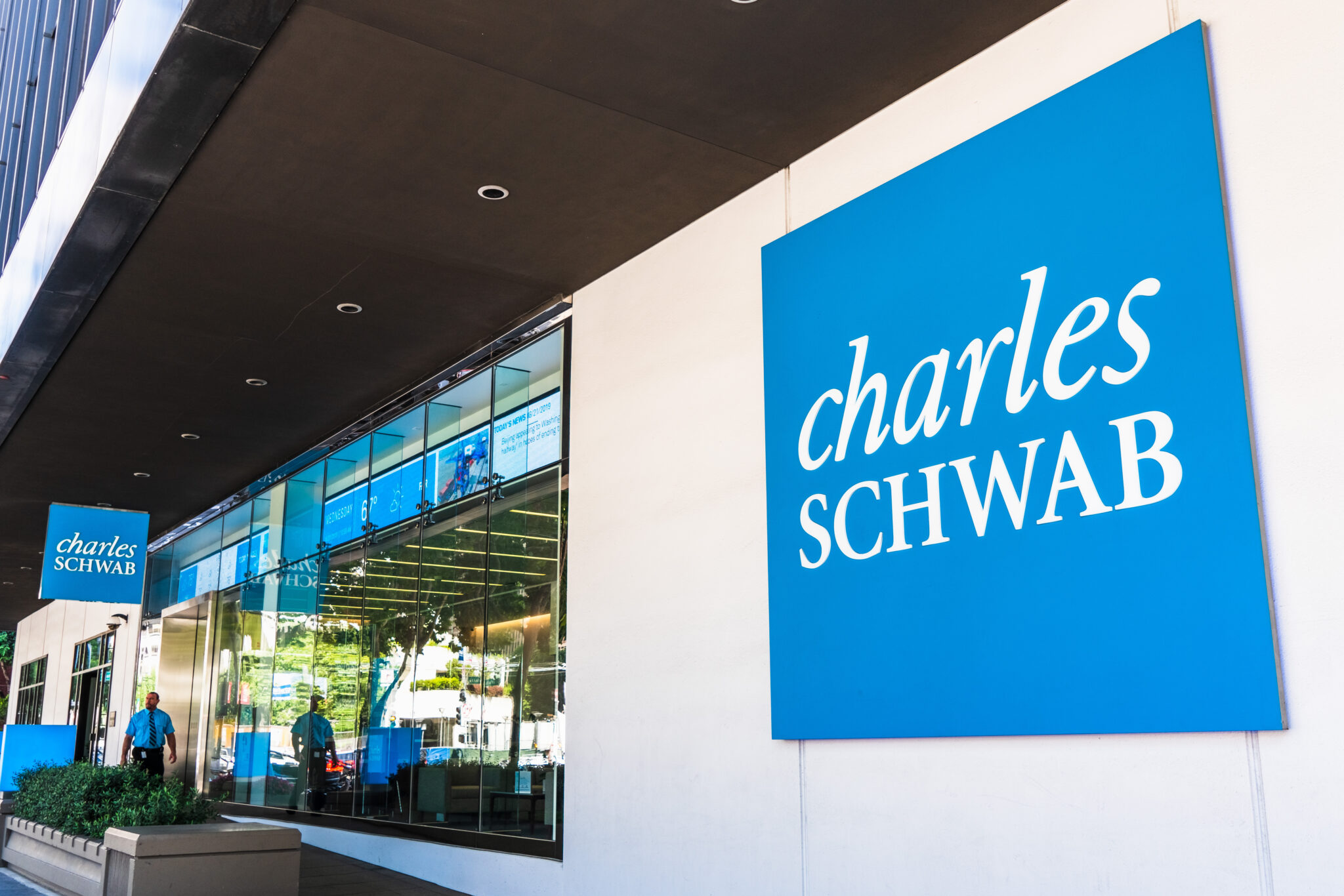 Why Charles Schwab's (SCHW) Is A Strong Buy